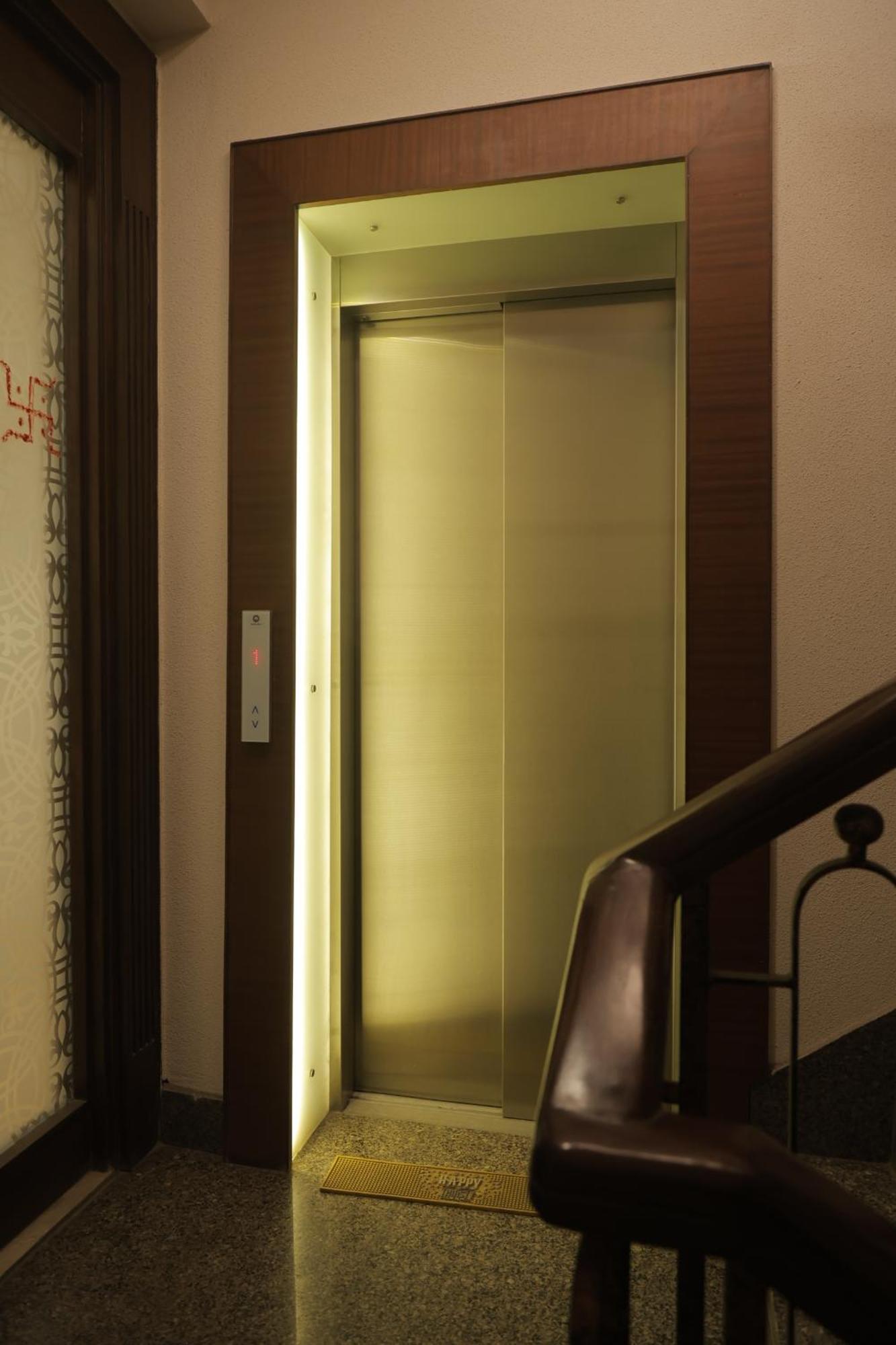 Bed and Breakfast Under My Roof Superio Nuova Delhi Esterno foto