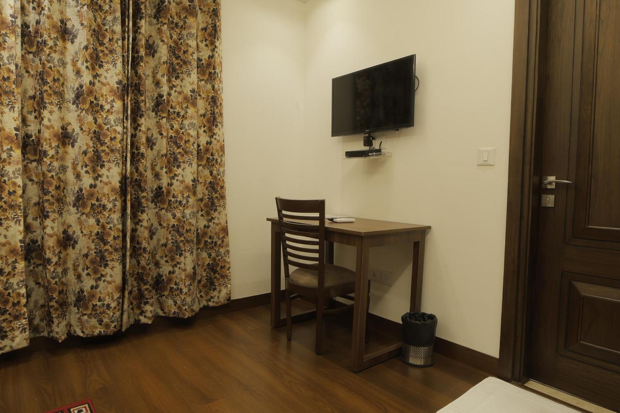 Bed and Breakfast Under My Roof Superio Nuova Delhi Esterno foto