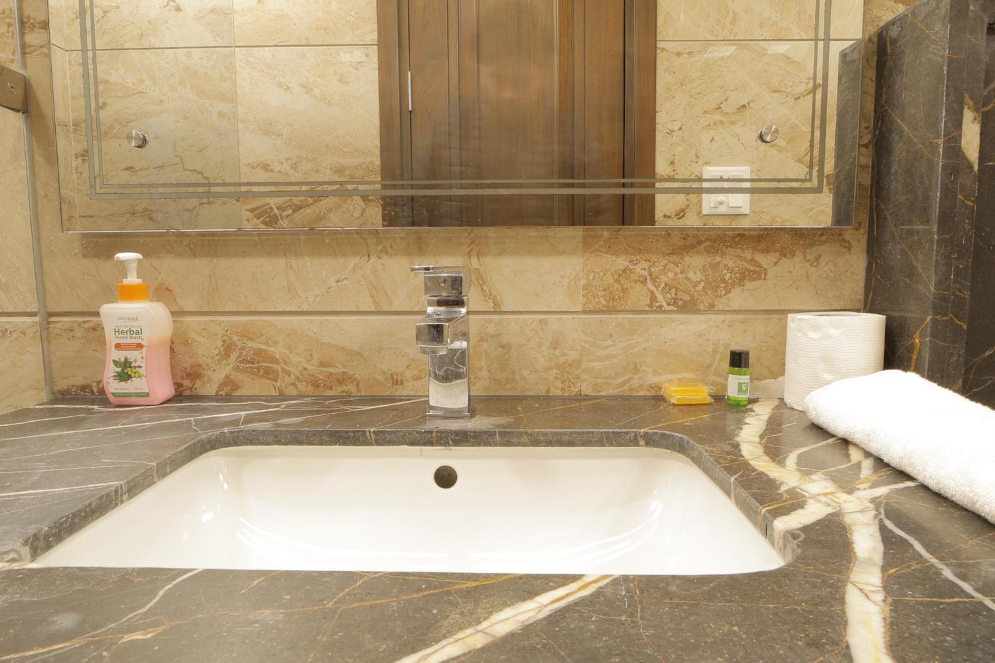 Bed and Breakfast Under My Roof Superio Nuova Delhi Esterno foto